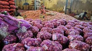 Consumer Affairs Dept monitoring onion prices on daily basis: Govt