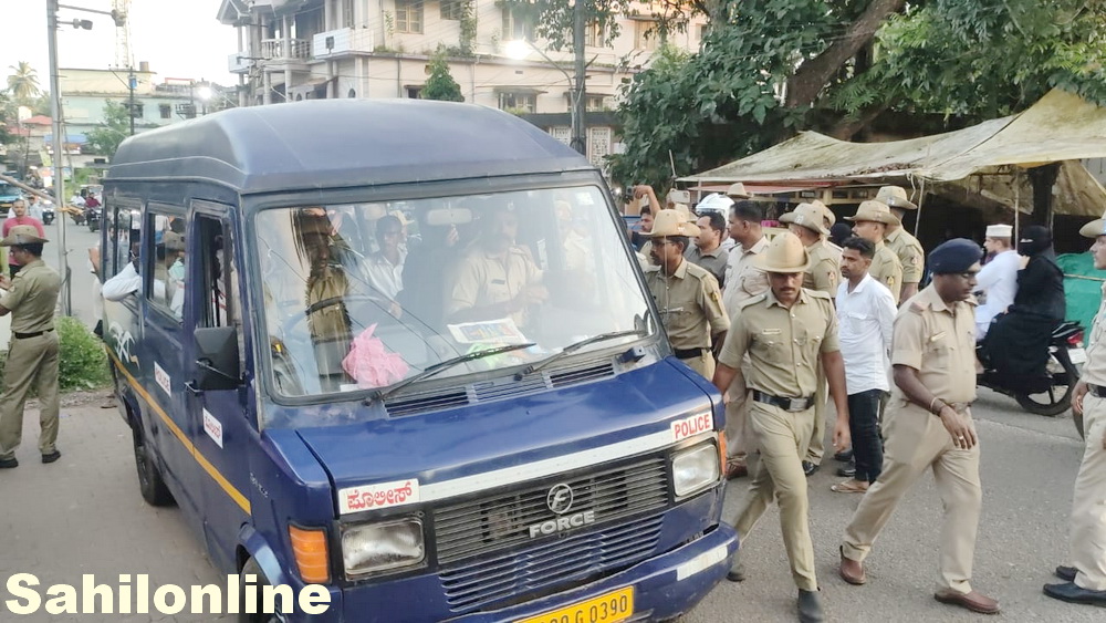 Bhatkal: Police detain RTI activists during sit-in, release them after few hours