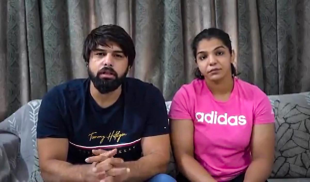 'Babita Phogat has tried to weaken our protest', says Sakshi Malik