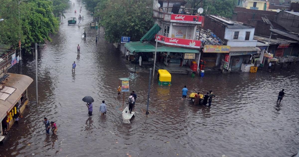 Incessant rains lash Mumbai, waterlogging in low-lying areas reported