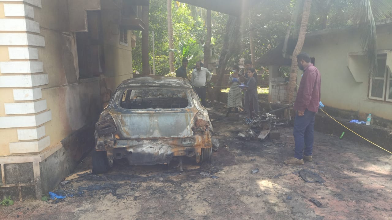 Shiroor: Fire incident at home: Car, two-wheeler gutted