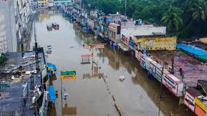 TN rains: Work to rescue stranded train passengers at Srivaikuntam on; Army pitches in