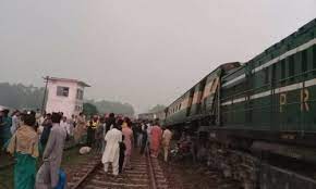 At least 31 injured in train collision in Pakistan's Punjab province