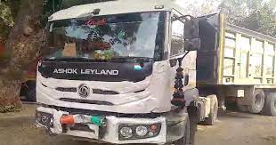 UP: Car, trailer truck collide head-on killing 4 in Mirzapur