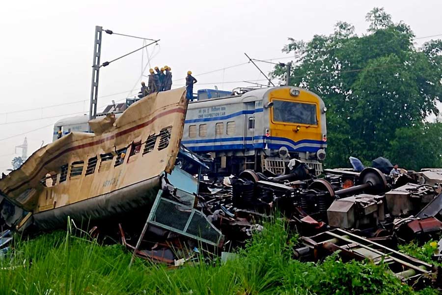 Death toll in West Bengal's Kanchanjunga Express train accident climbs to 10