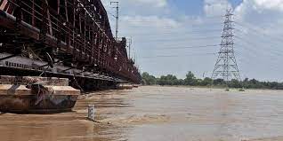 Delhi: Yamuna swells further, Old Railway Bridge shut for train traffic