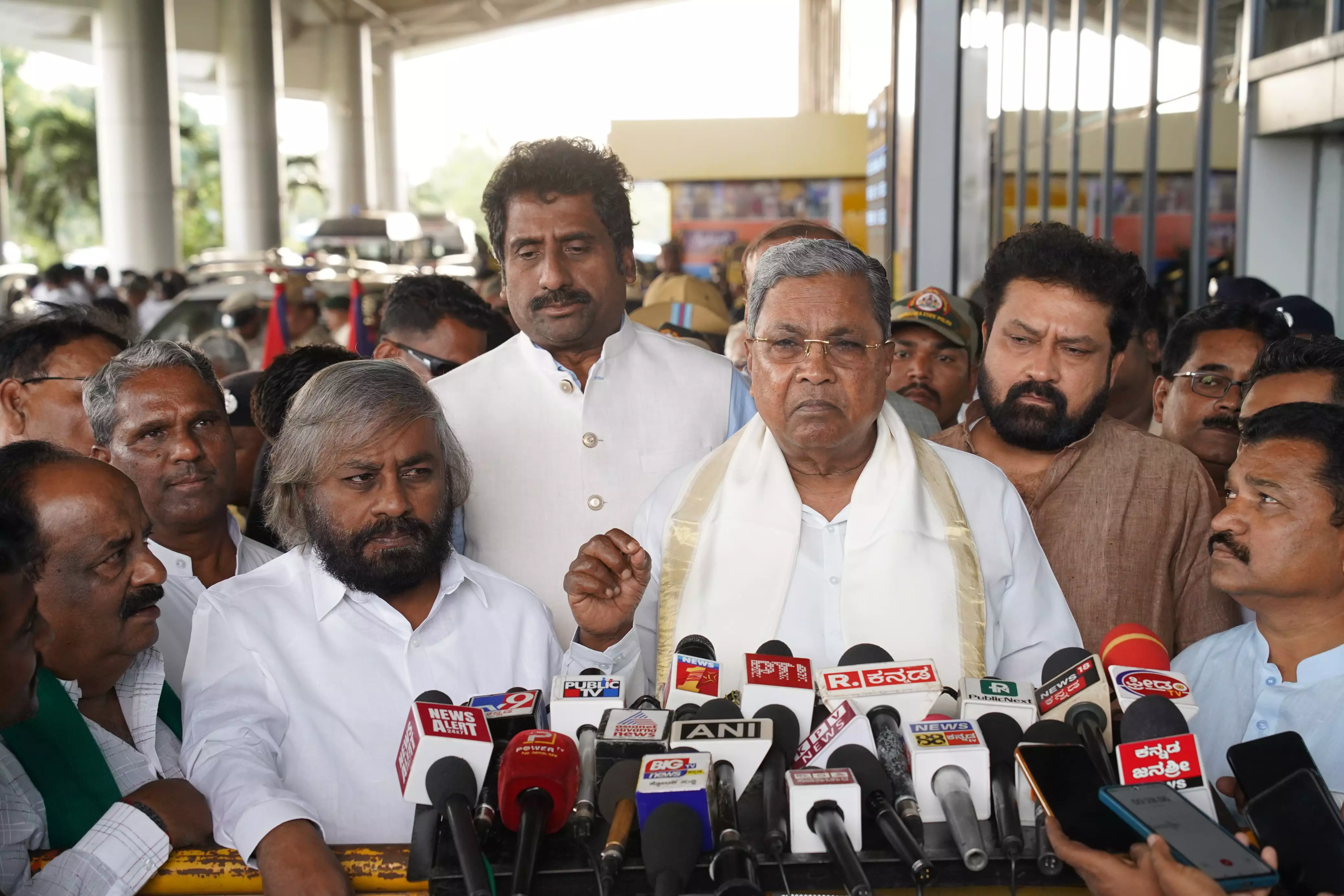 Siddaramaiah Accuses Modi of Lying, Vows to Resign if Karnataka Excise Funds Allegation is Proved in Maharashtra Polls