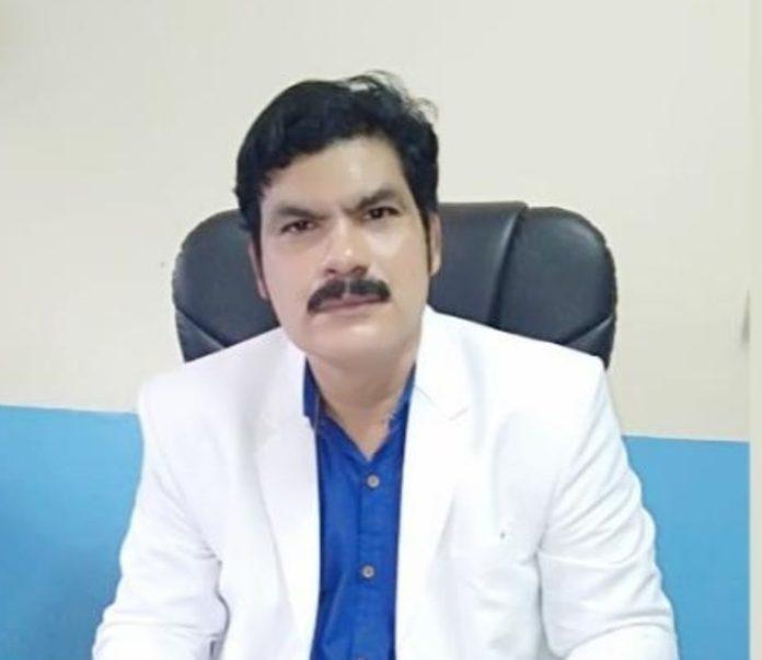 Karwar: District hospital superintendent Dr Shivanand Kudtarkar suspended after being caught taking bribe