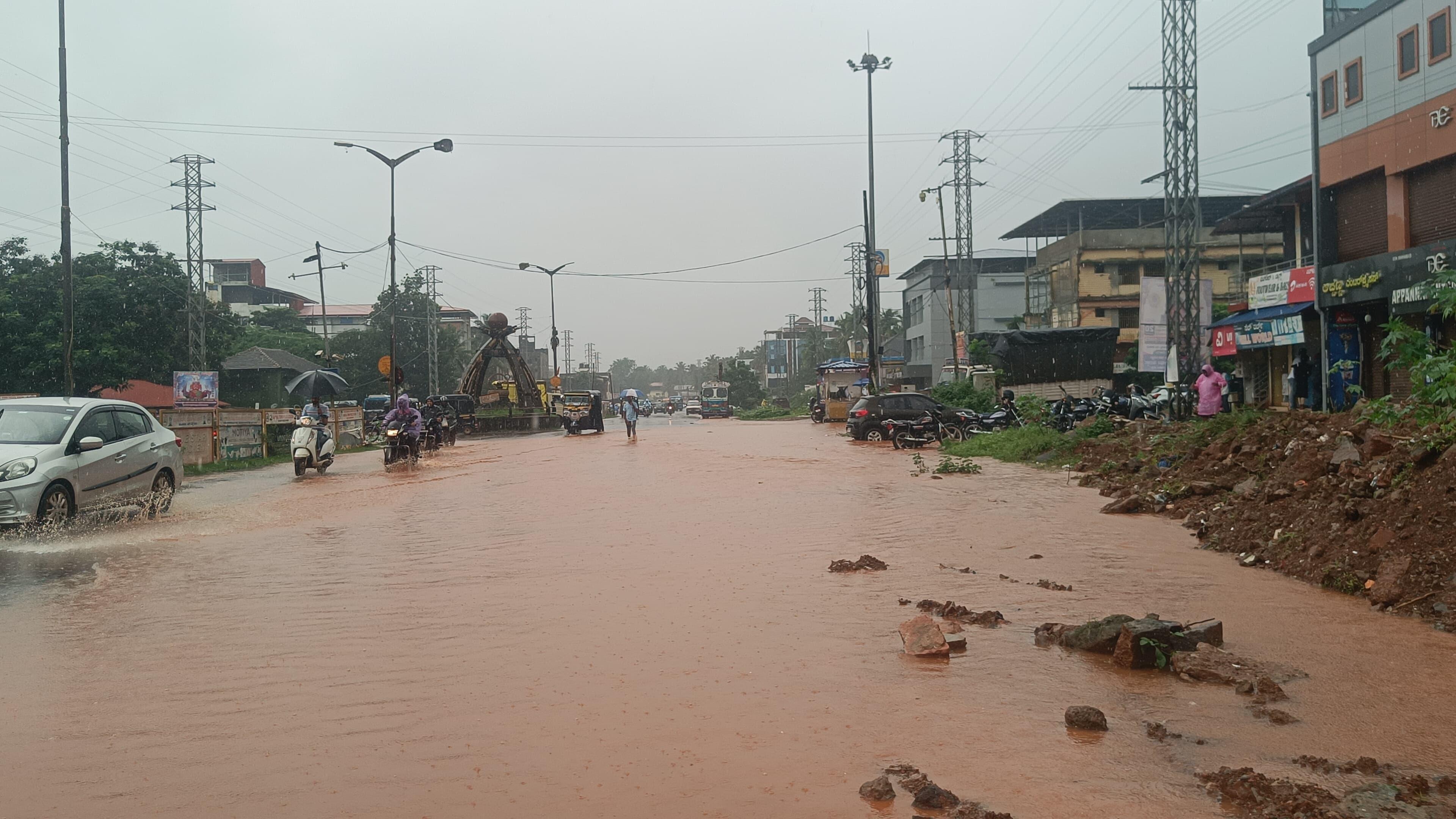 Bhatkal: Heavy rain disrupts normal life; many roads turn into ponds