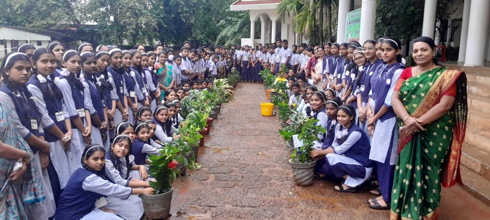 Karwar: Balmandir high school marks Vanamahotsava with meaningful celebrations