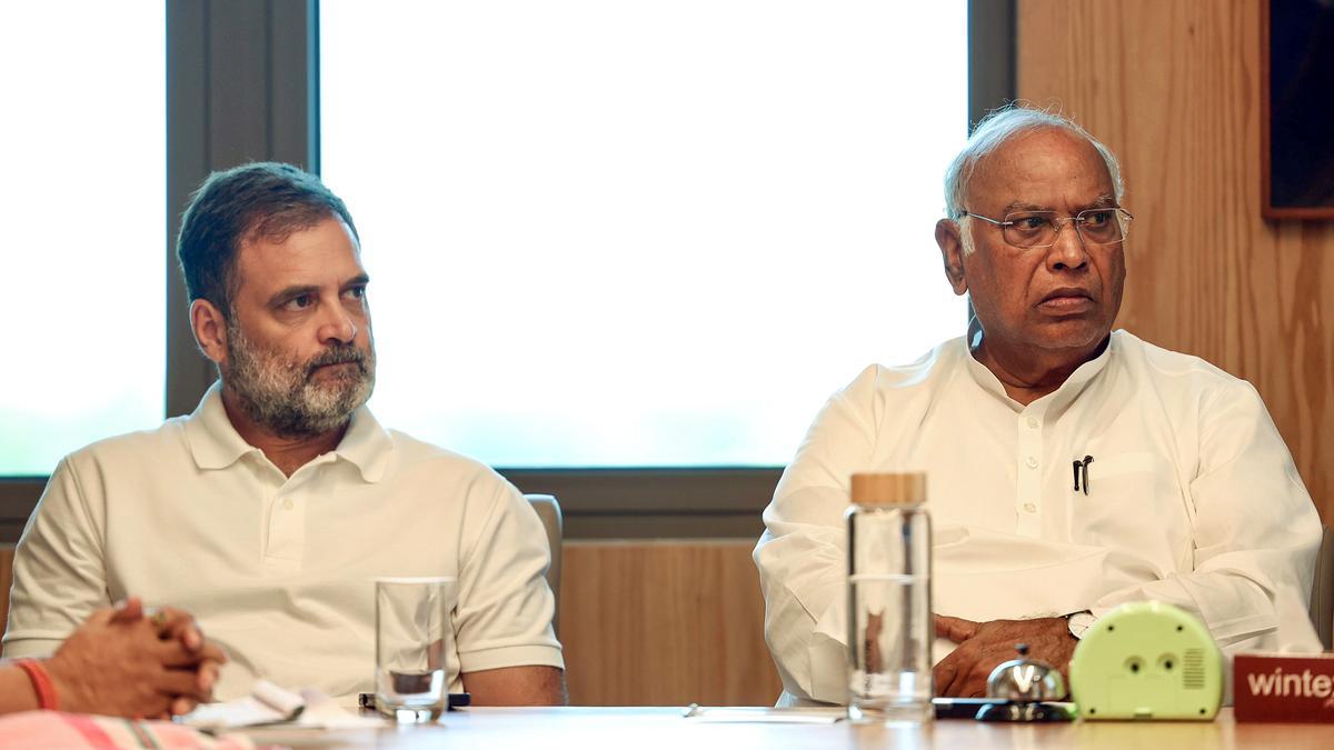 Kharge, Rahul urge PM to pass law restoring J&K statehood