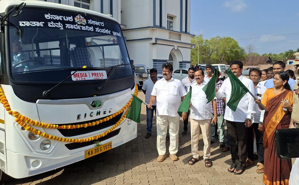kumta-minister-bus-flagged-off-1