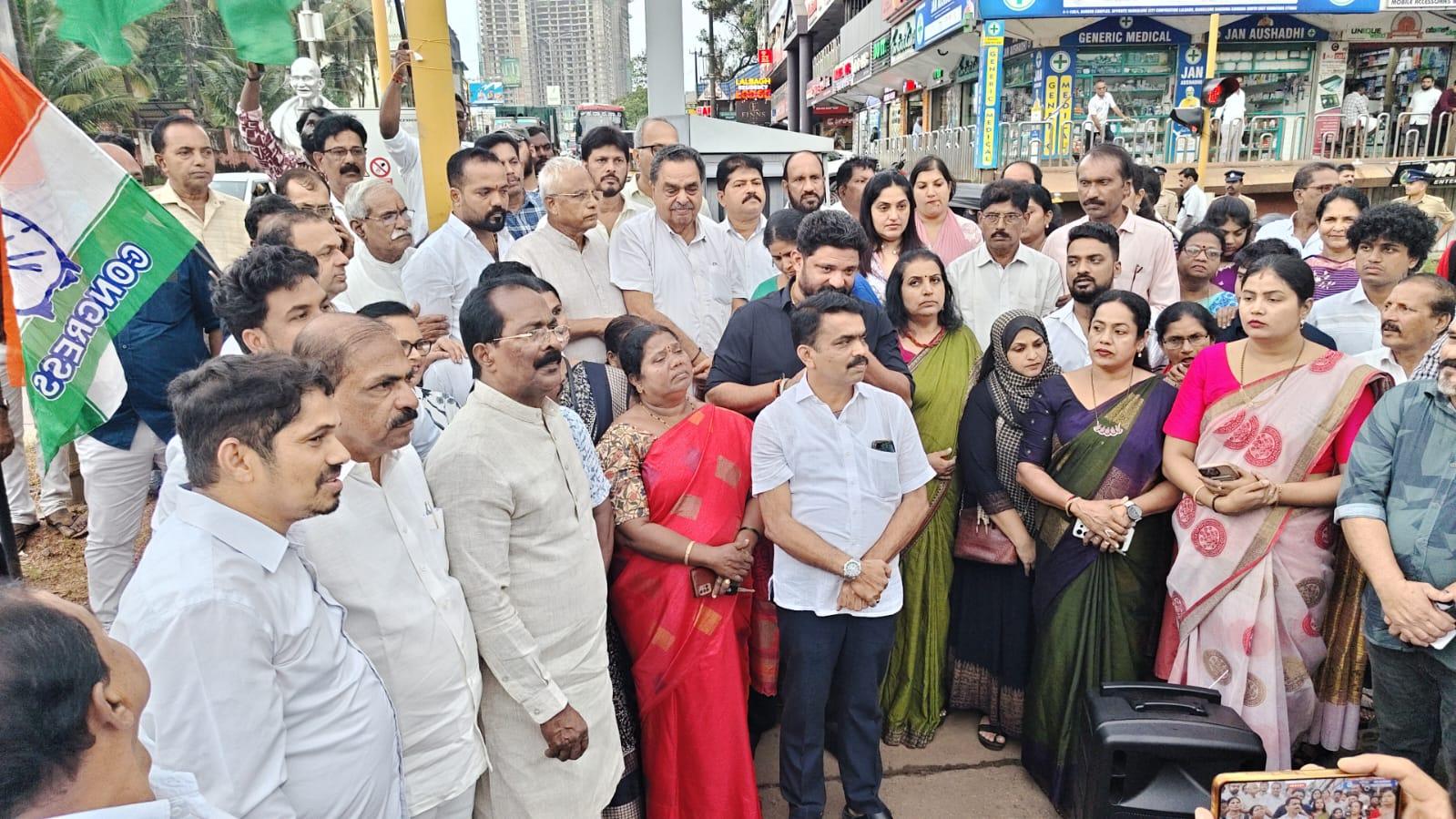 Congress stages protest in Mangaluru over alleged caste discrimination against Kharge in Uttarakhand
