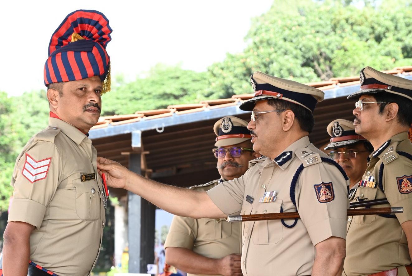 Bhatkal head constable Deepak Naik receives DG & IGP commendation medal