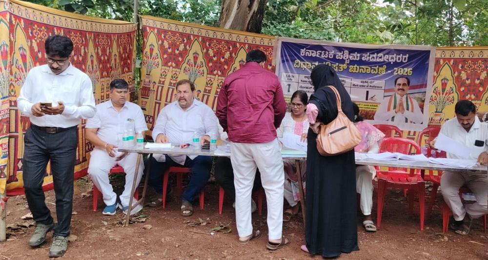 bhatkal-polling-11.jpg