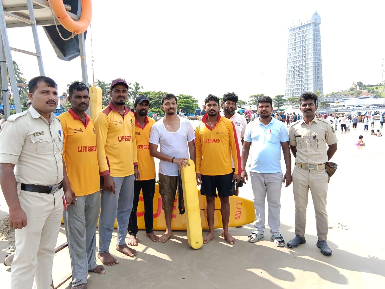 Bengaluru Tourist Rescued from Drowning at Murudeshwar Beach