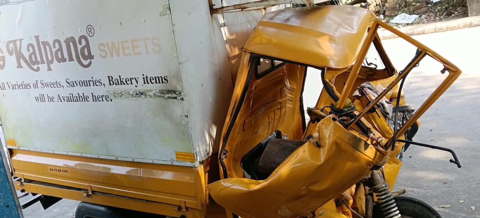 Mangaluru: Goods autorickshaw crashes into judge’s car, driver dies