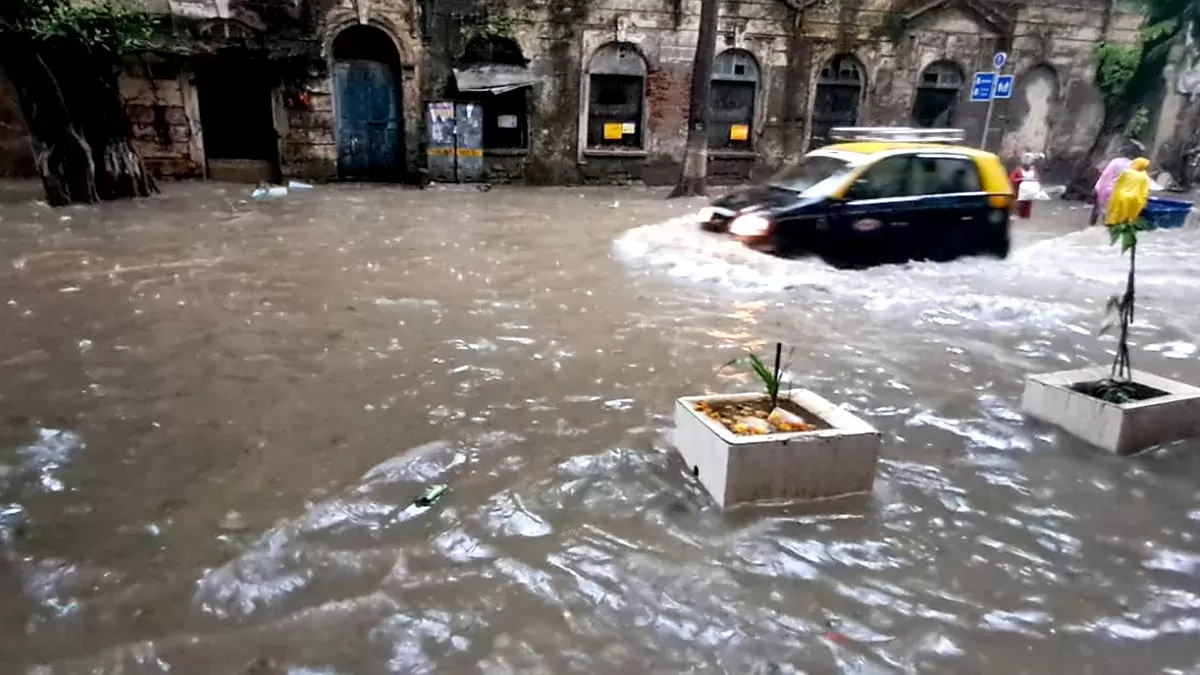 Heavy rains batter Maharashtra: One dead, 48 rescued