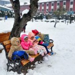 Kashmir Disrupted by Heavy Snowfall; Flights, Rail Services Halted, Jammu-Srinagar Highway Blocked