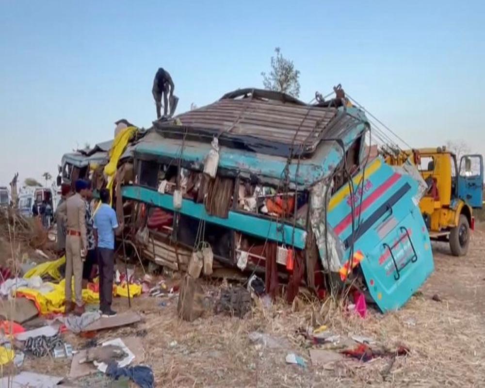 Gujarat Bus Accident: Five Pilgrims Dead, Several Injured as Vehicle Plunges into Gorge