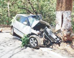 Three killed, 2 injured as speeding car hits tree in Goa