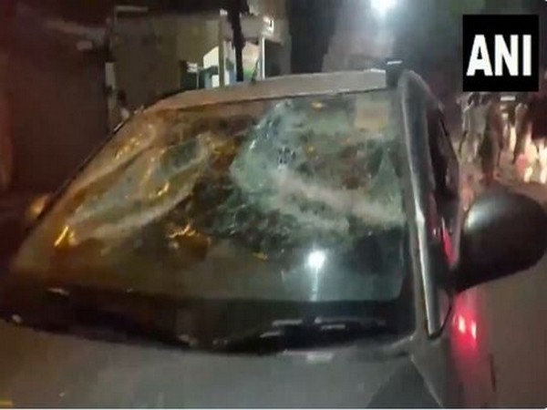 Uttar Pradesh: Vehicles parked outside Congress office in Amethi vandalised by unidentified people