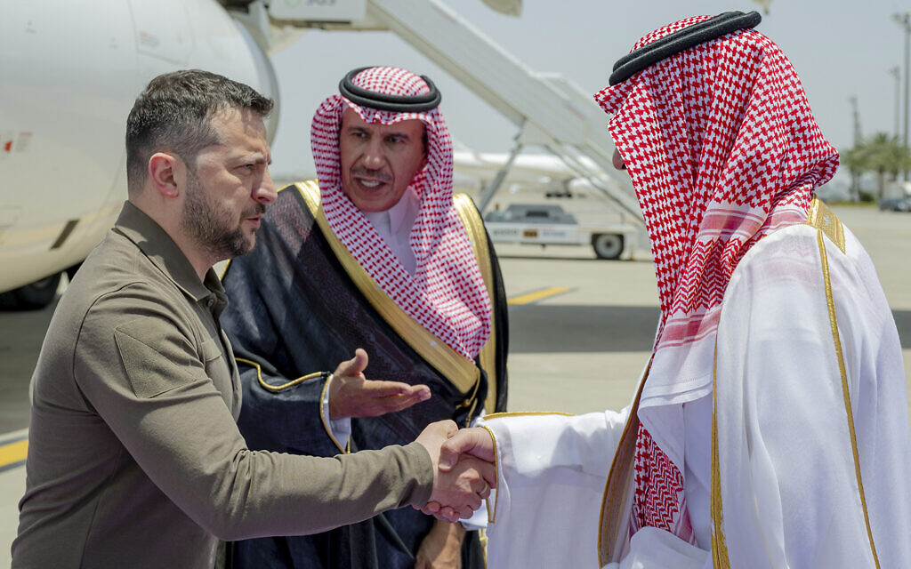 Ukrainian president attends Arab summit in Saudi Arabia, where many leaders are close to Moscow