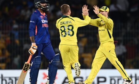Clinical Australia beat India by 21 runs, clinch ODI series