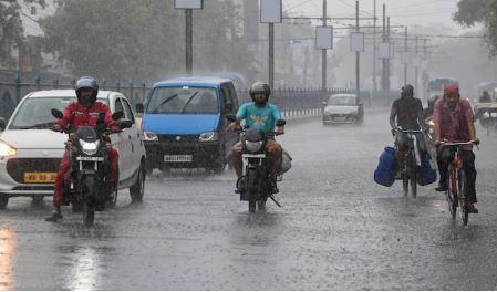 Heavy rain alert for coastal Karnataka, light showers likely in Bengaluru