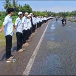 Historical human chain established in Bhatkal on International Democracy Day; Minister Mankal Vaidya appealed to strengthen the democratic system