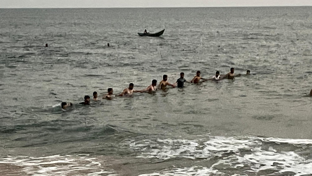 Tragic drowning at Bhatkal beach: teen dead, young man missing in Arabian sea