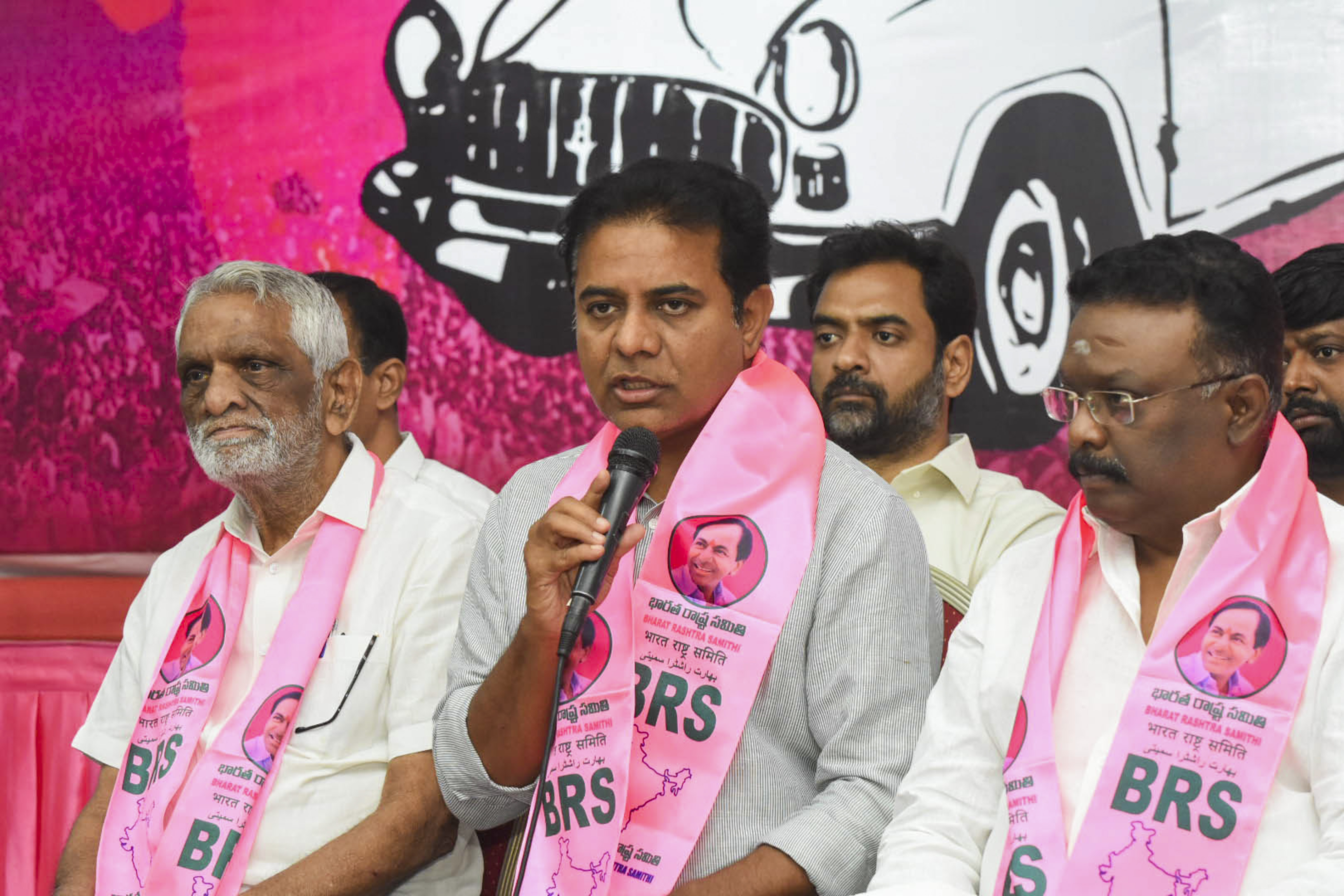 Only regional leaders like KCR, Mamata, Kejriwal can stop BJP, not Cong: BRS leader Rama Rao