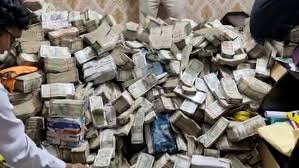 ED raids domestic help 'linked' to Jharkhand minister's secretary, recovers huge cash