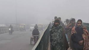 Cold Wave Continues Grip In Delhi, Minimum Temperature At 7.3 Degrees