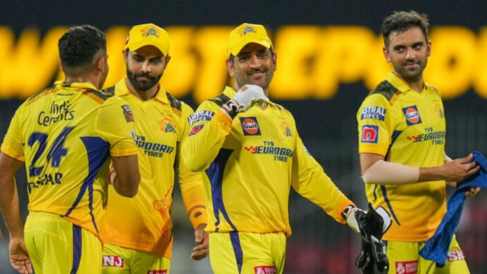 They’ll have to play under new captain: Dhoni warns CSK bowlers