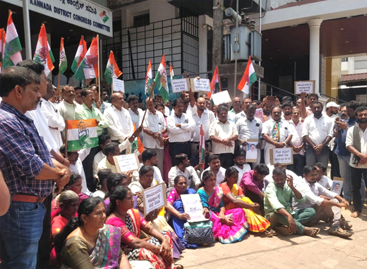 Congress workers demand ticket for Nandakumar in Sullia