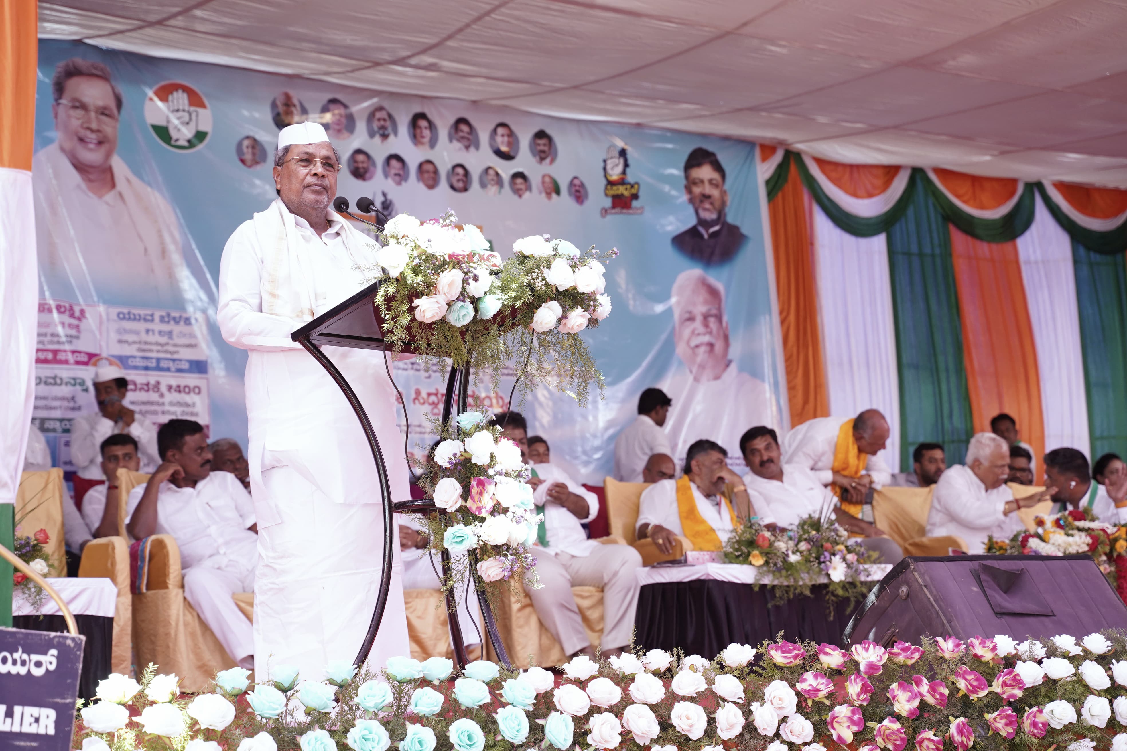 Karnataka CM Siddaramiah lashes out in Mundgod: brands PM Modi as 'master of lies', BJP as 'factory of lies'
