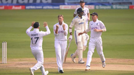 India 436 all out, lead by 190 runs in first England Test