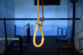 Karwar: Youth commits suicide by hanging himself at lodge