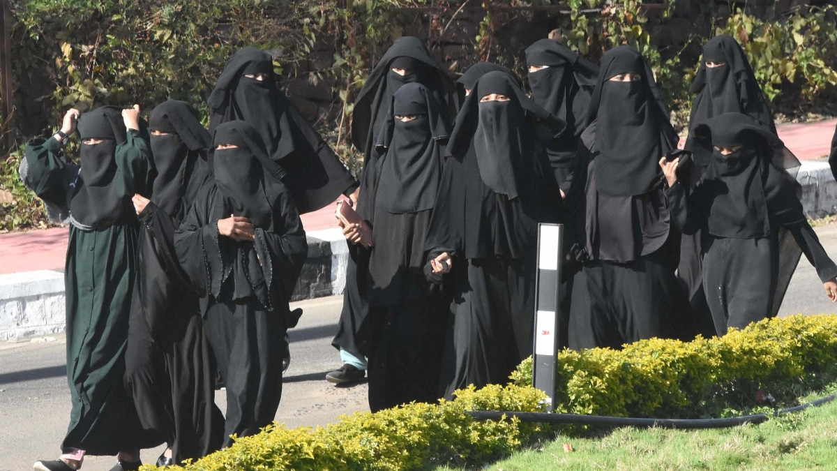 K'taka govt all set to overturn hijab ban