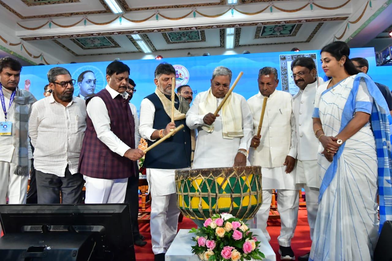 Internation Day of Decomcary (2)