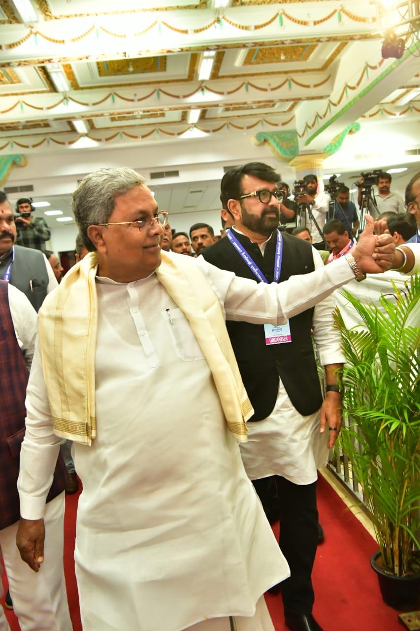 Internation Day of Decomcary (5)