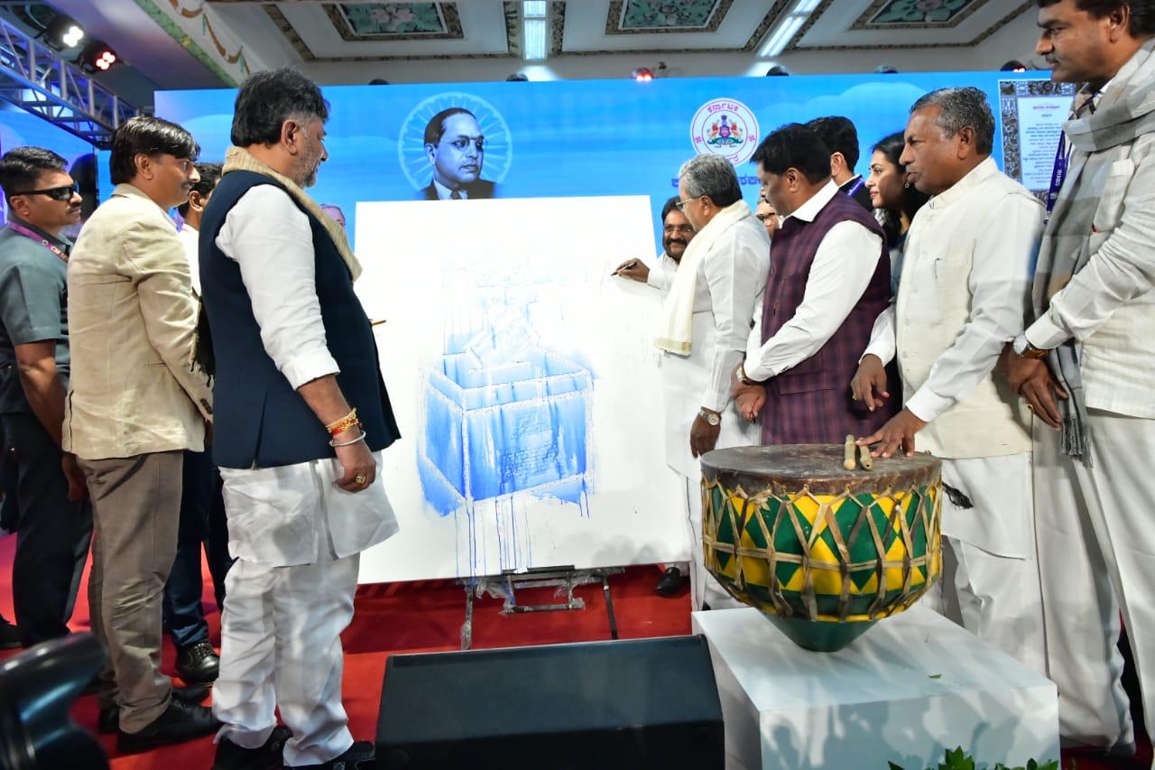 Internation Day of Decomcary (6)