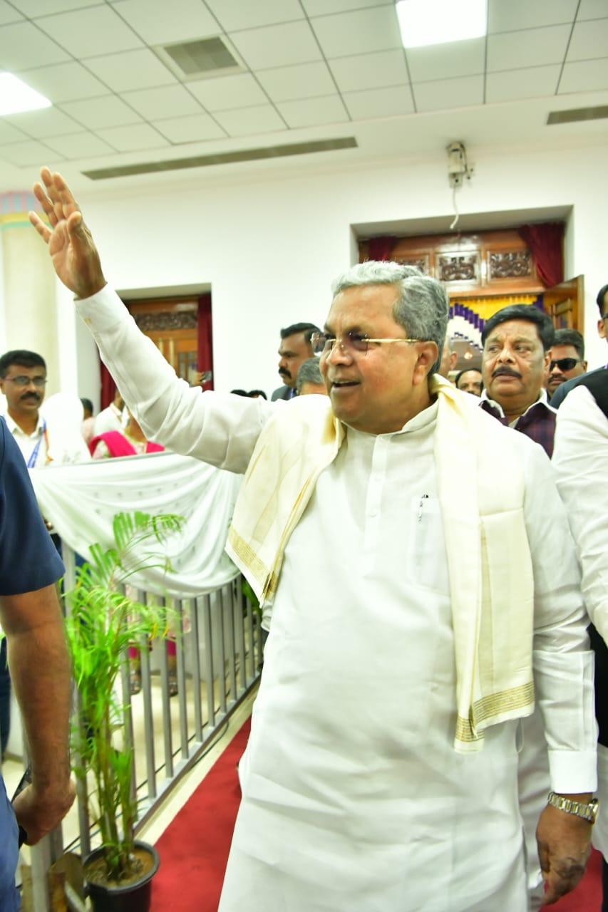 Internation Day of Decomcary (7)