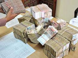 IT sleuths recover boxes full of cash in raids at contractor’s properties in Bengaluru