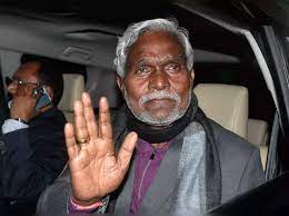 Amid political crisis in Jharkhand, JMM leader Champai Soren reaches Raj Bhavan to meet guv