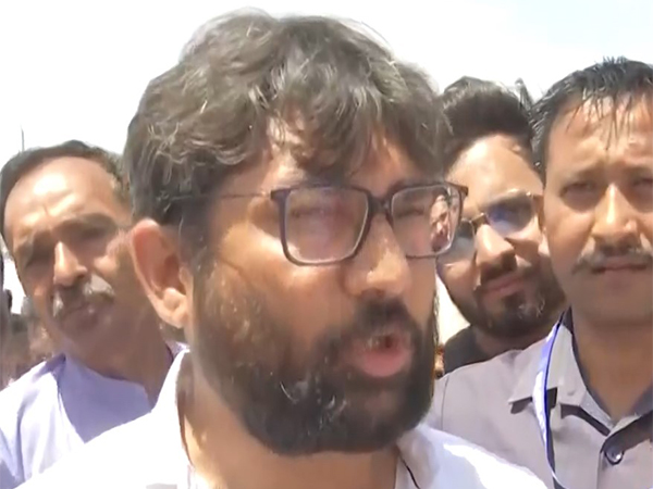 "People of the country have been looted," says Congress leader Jignesh Mevani