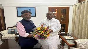 Karnataka PCC chief Shivakumar meets Cong chief Kharge