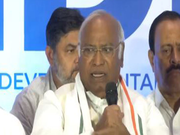 "PM Modi provoking people, EC should take action": Mallikarjun Kharge