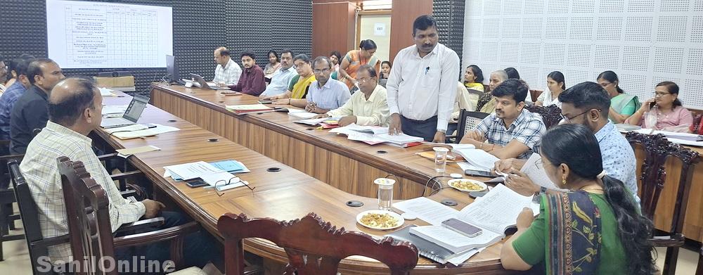 Women urged to use free helpline 181 for immediate assistance: Uttara Kannada DC